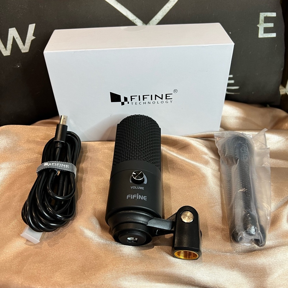 NIB Fifine Microphone